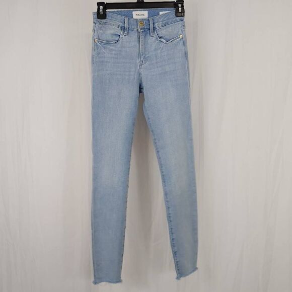 Frame Le High Skinny Jeans In Carnation Women's Size 24 Jeans.
Waist 12"
Rise 9. - Picture 1 of 10
